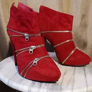 Pour La Victoire Red Zipper heel bootie Christmas dress Red Size 8